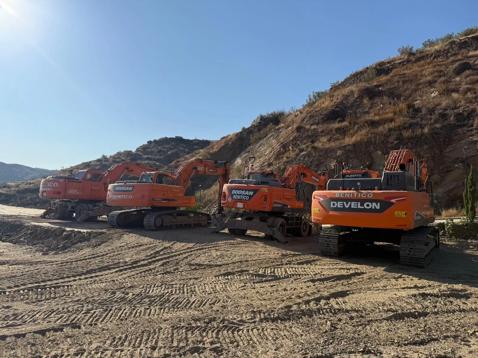 Excavadoras pesadas y dúmpers en la Axarquía